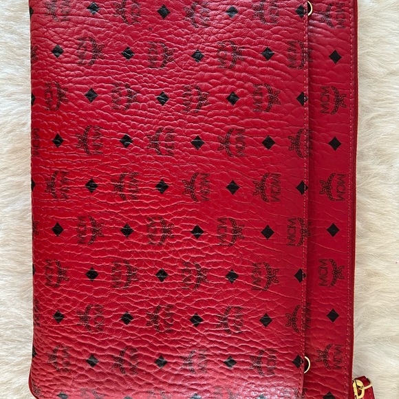 AUTHENTIC RED MCM CROSSBODY - Picture 3 of 10